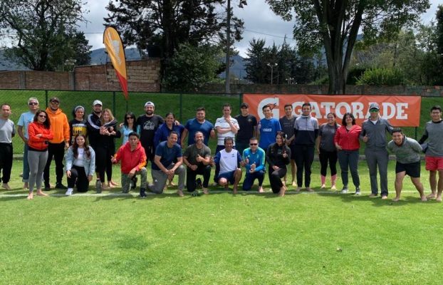 ¿De quién es la cancha cuando la pagamos entre todos?