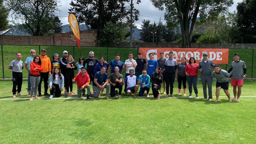 ¿De quién es la cancha cuando la pagamos entre todos?